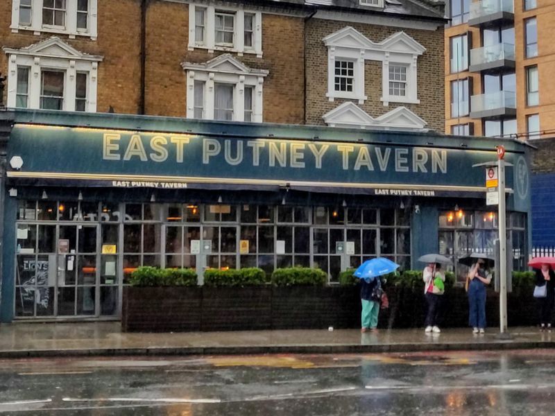 East Putney Tavern - 2021-07-28. (Pub, External). Published on 29-07-2021