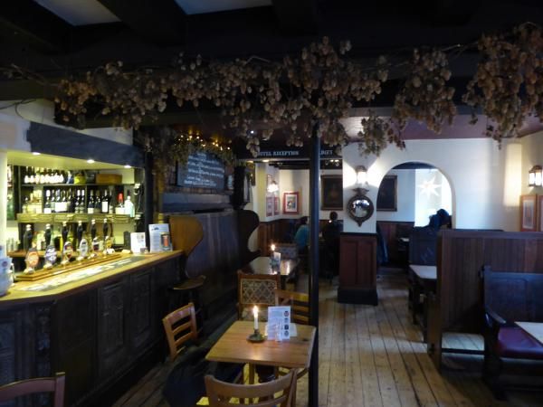 (Pub, Bar). Published on 23-02-2016
