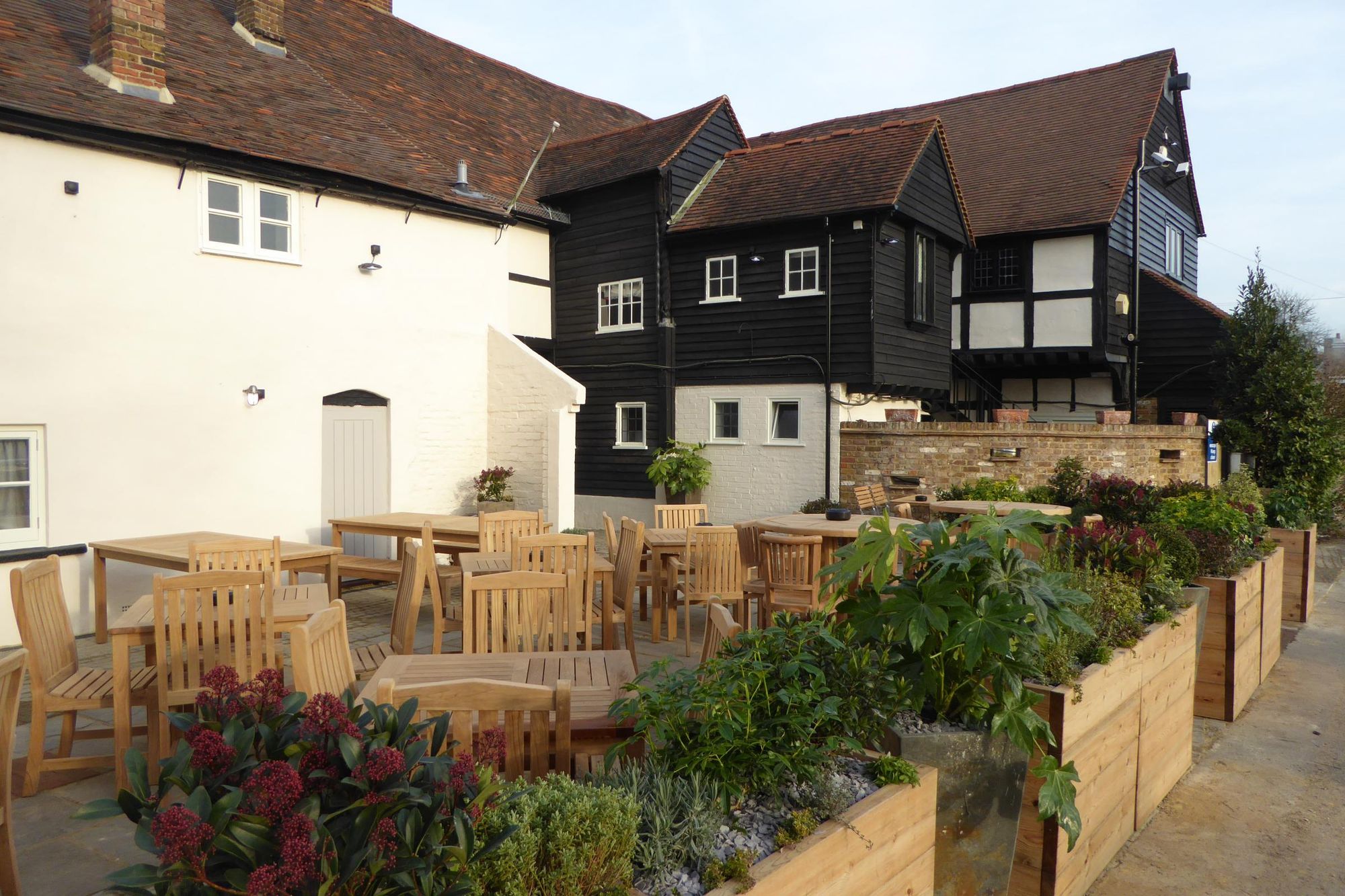 (Pub, Garden). Published on 06-12-2016
