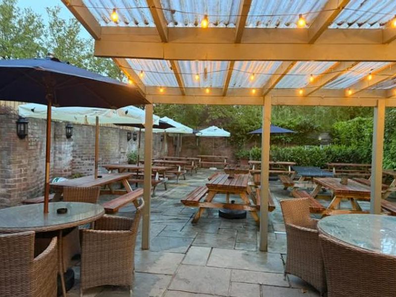 Rising Sun Publicans. (Garden). Published on 14-05-2026 