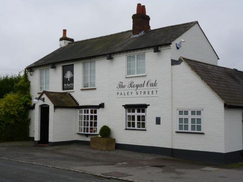Royal Oak, Paley Street. (Pub). Published on 03-11-2012