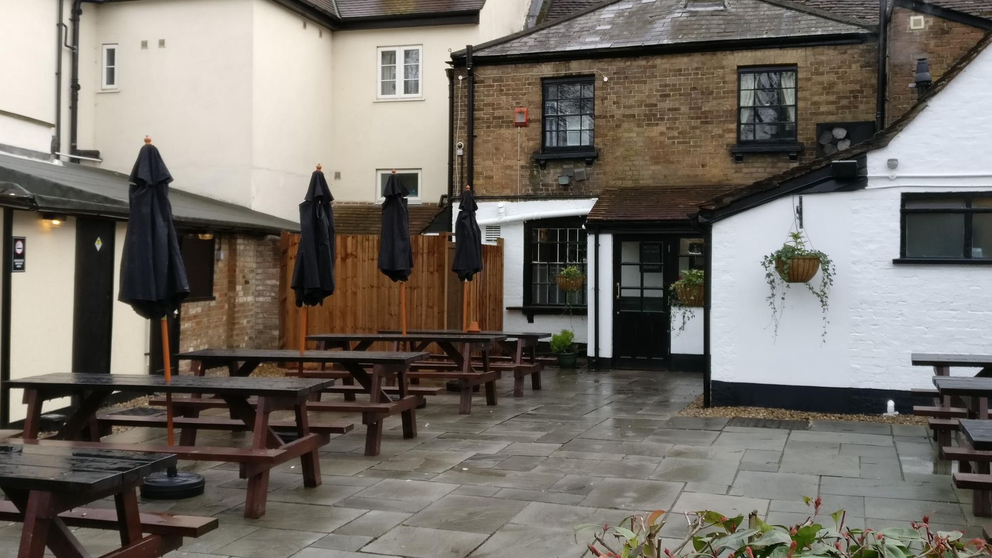 (Pub, Garden). Published on 01-02-2017