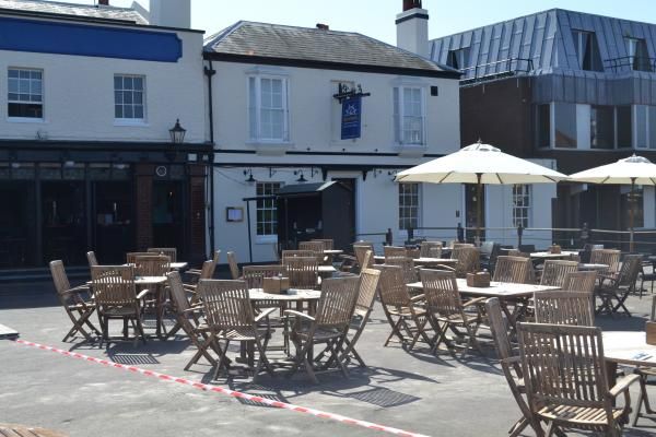 (Pub, Garden). Published on 06-05-2015