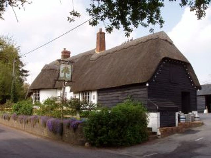 Royal Oak, Wootton Rivers in 2013. (Pub, External). Published on 07-06-2013 