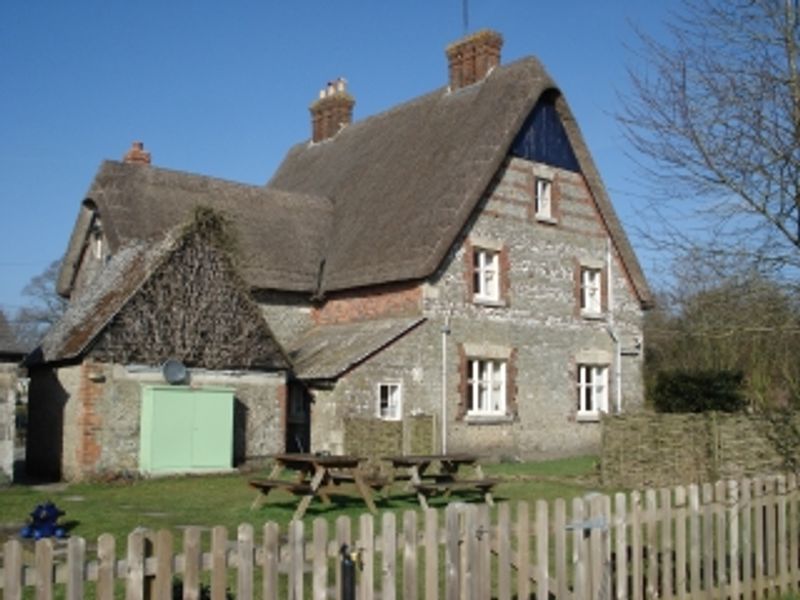 Golden Swan - Wilcot. (Pub, External). Published on 07-06-2013