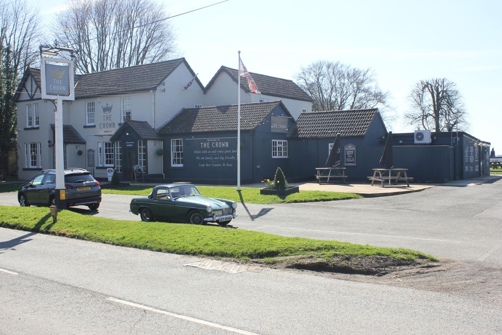 The Crown, Broad Hinton in 2025. (Pub, External, Sign, Key). Published on 02-04-2025