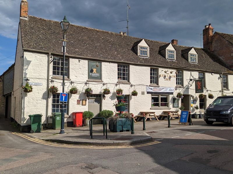 Red Lion, Cricklade in May 2023. (Pub, External, Sign). Published on 11-06-2023