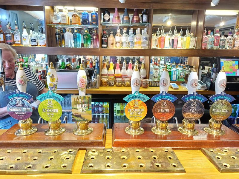 Main bar at the Red Lion. (Bar). Published on 18-05-2024