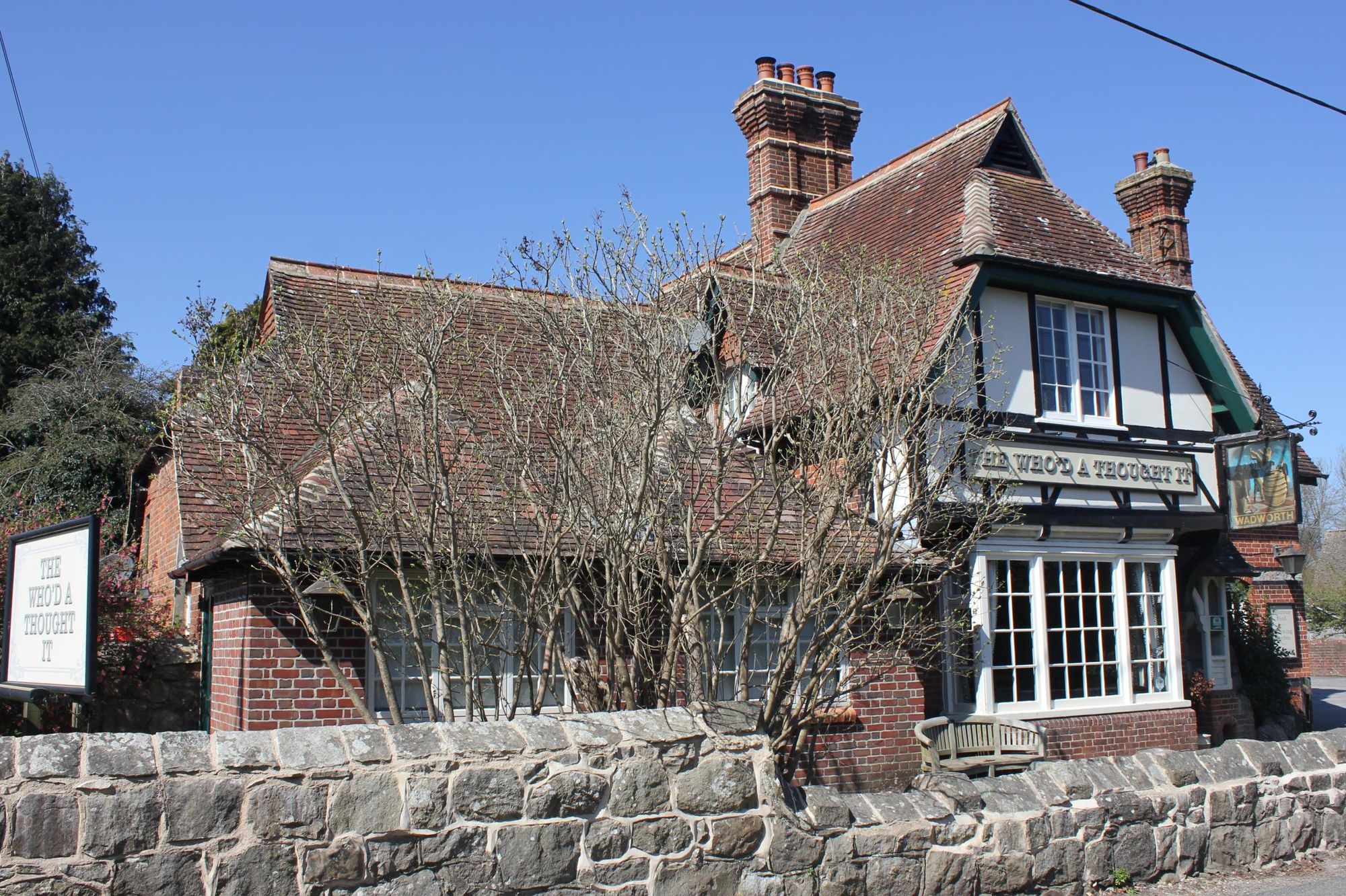 The Who'd a Thought It, Lockeridge in 2015. (Pub, External, Sign, Key). Published on 02-04-2025