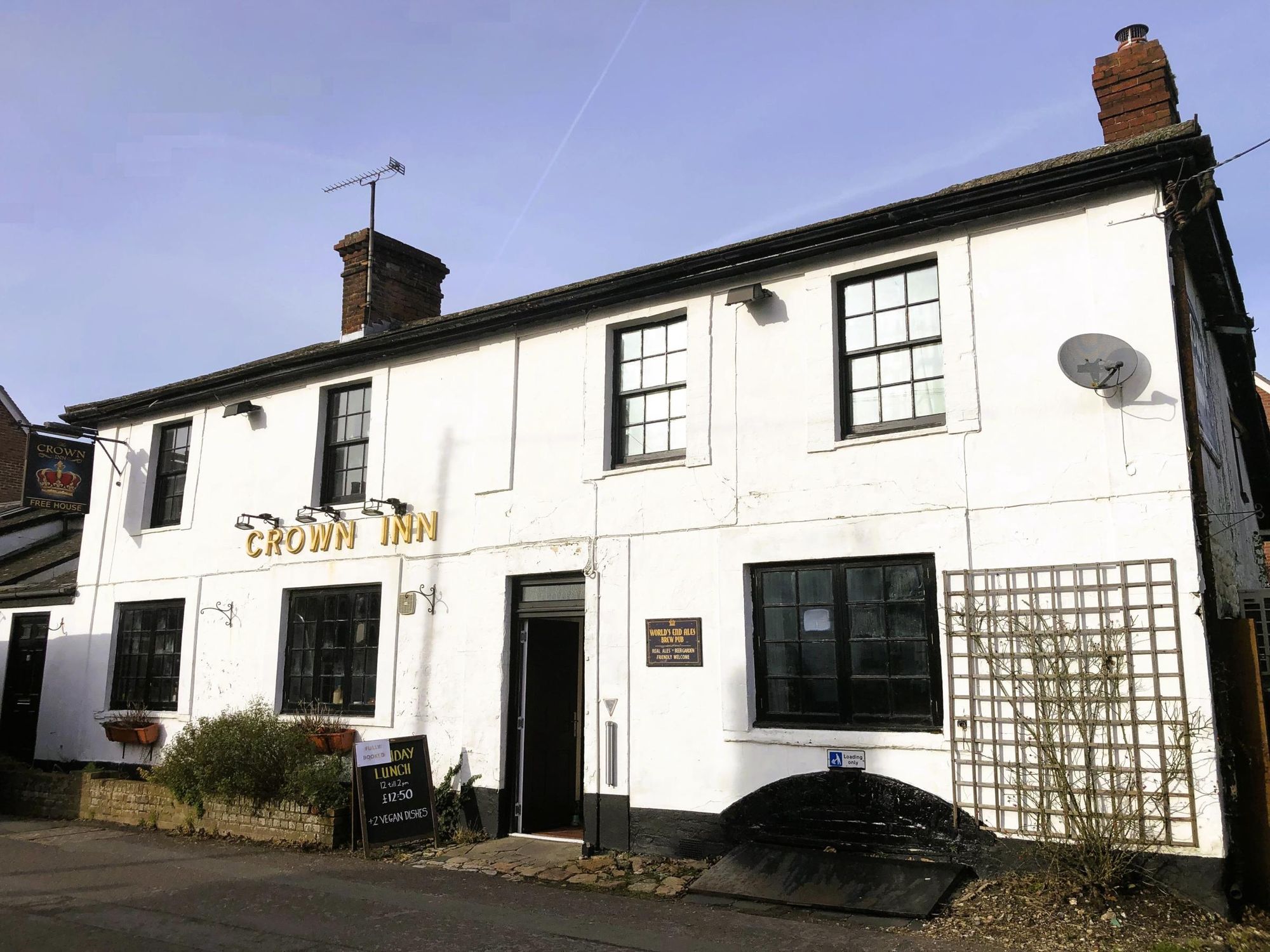 The Crown Inn, Pewsey in January 2024. (Pub, External, Sign, Key). Published on 28-01-2024