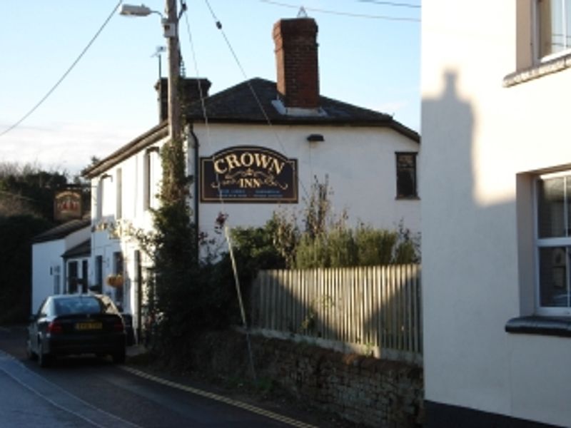 Crown Inn - Pewsey in 2013. (Pub, External). Published on 07-06-2013