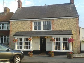 Rose & Crown - Highworth. (Pub, External, Key). Published on 17-08-2014