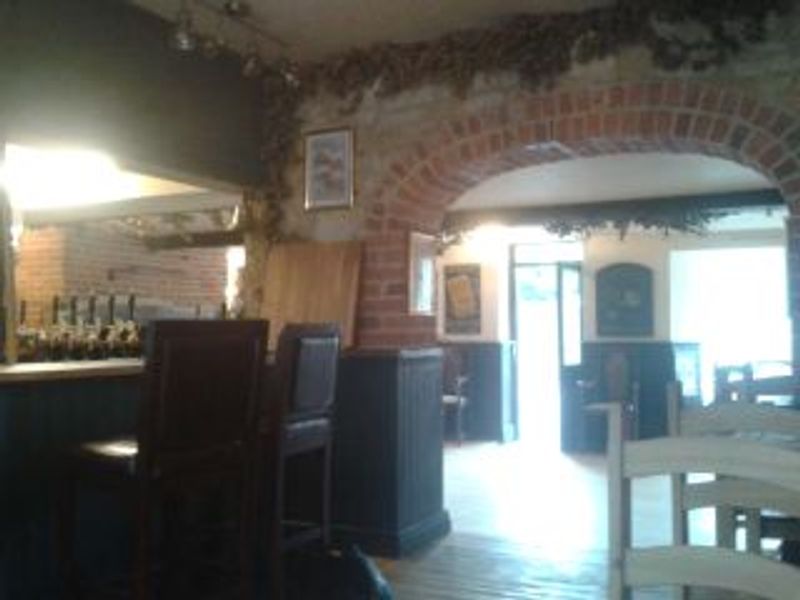 Rose & Crown - Highworth. (Pub, Bar). Published on 17-08-2014