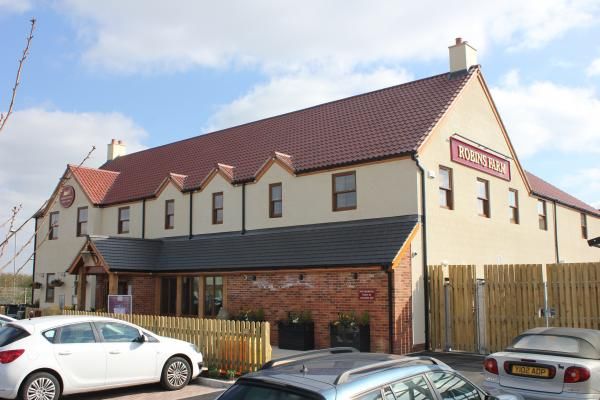 Robins Farm front view. (Pub). Published on 22-03-2016