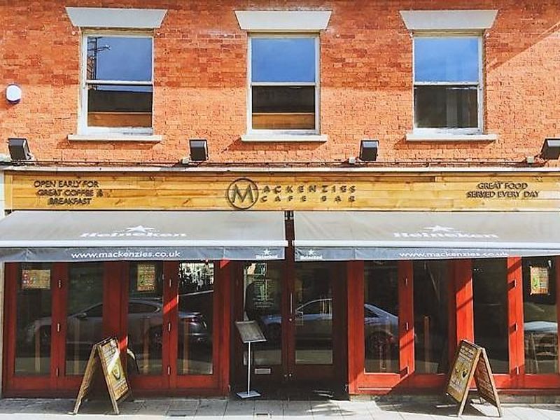 Mackenzies Swindon. (Pub, Bar). Published on 06-07-2017