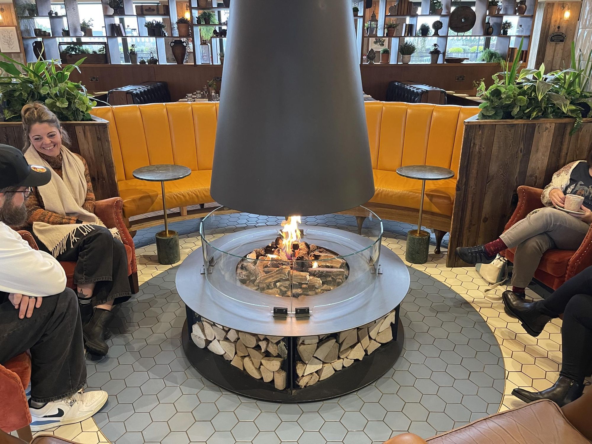 (Pub, Customers). Published on 22-02-2026