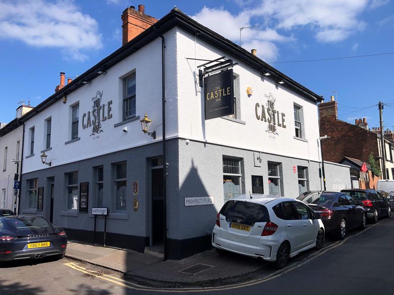 The Castle. (Pub, External, Sign, Key). Published on 25-05-2023