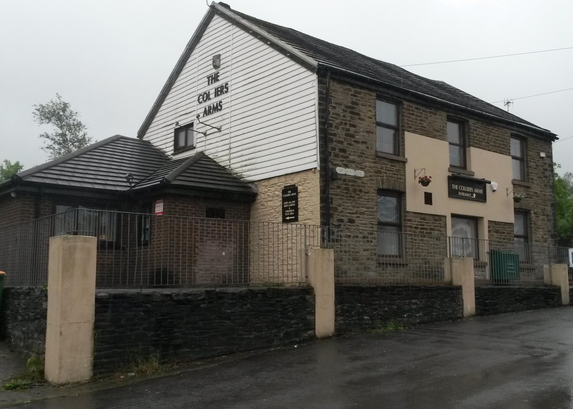 Colliers Arms Bonymaen. (Pub, External, Restaurant, Sign). Published on 08-06-2017
