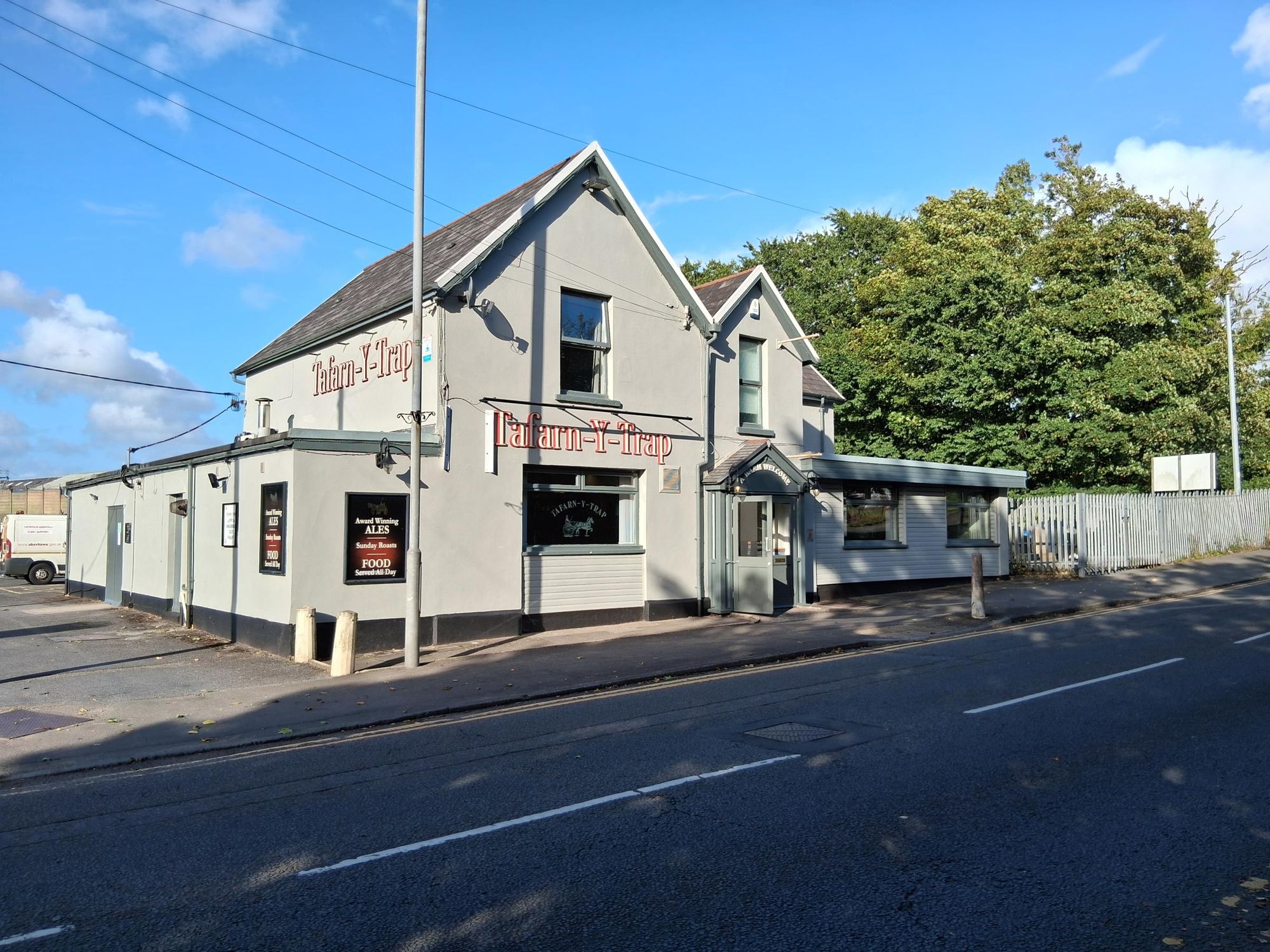 Tafarn Y Trap, Kingsbridge, Gorseinon. (Pub, External, Key). Published on 01-09-2025
