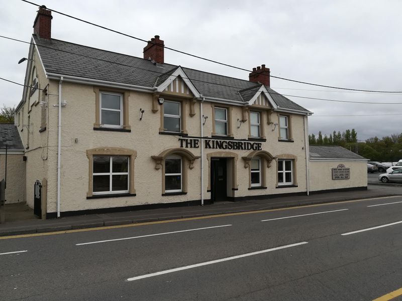 Kingsbridge Inn, Gorseinon. (Pub, External, Bar, Restaurant). Published on 04-05-2018 