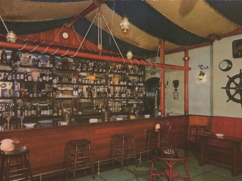 Salty Bar, Mumbles Pier Hotel, Mumbles. (Bar, Key). Published on 16-02-2026 