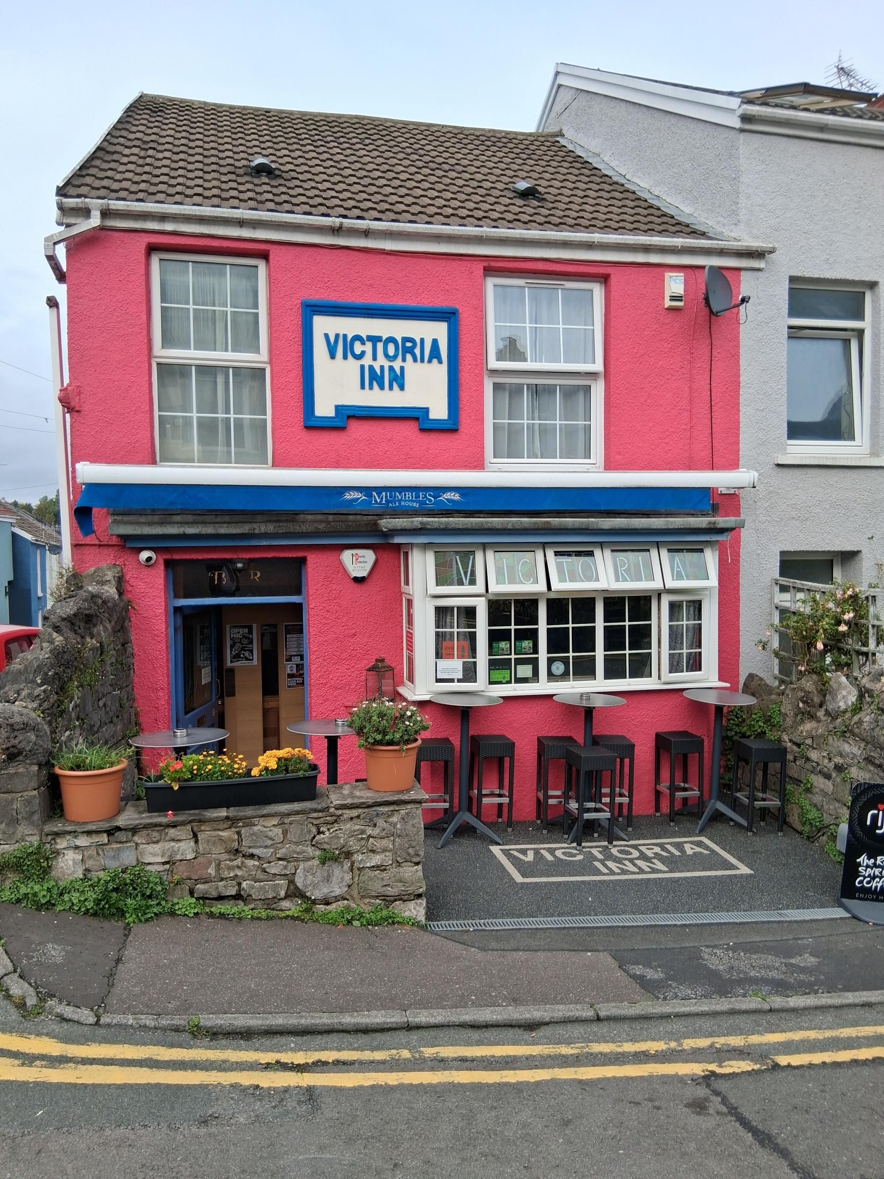Victoria Inn, Mumbles. (Pub, External, Garden, Key). Published on 21-09-2025