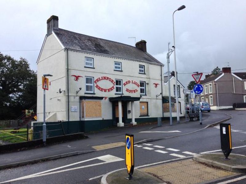 The Red Lion, Pontarddulais. (External, Key). Published on 28-10-2013