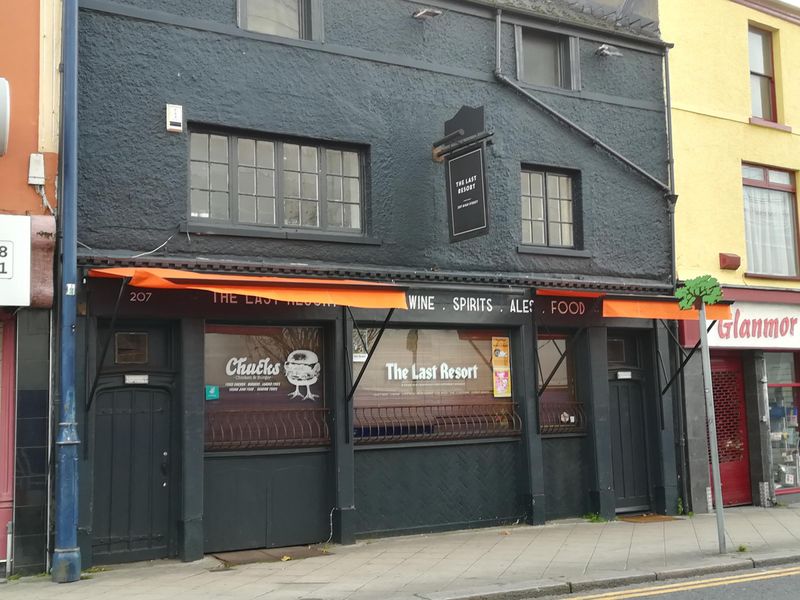 Last Resort. (Pub, External). Published on 25-10-2018