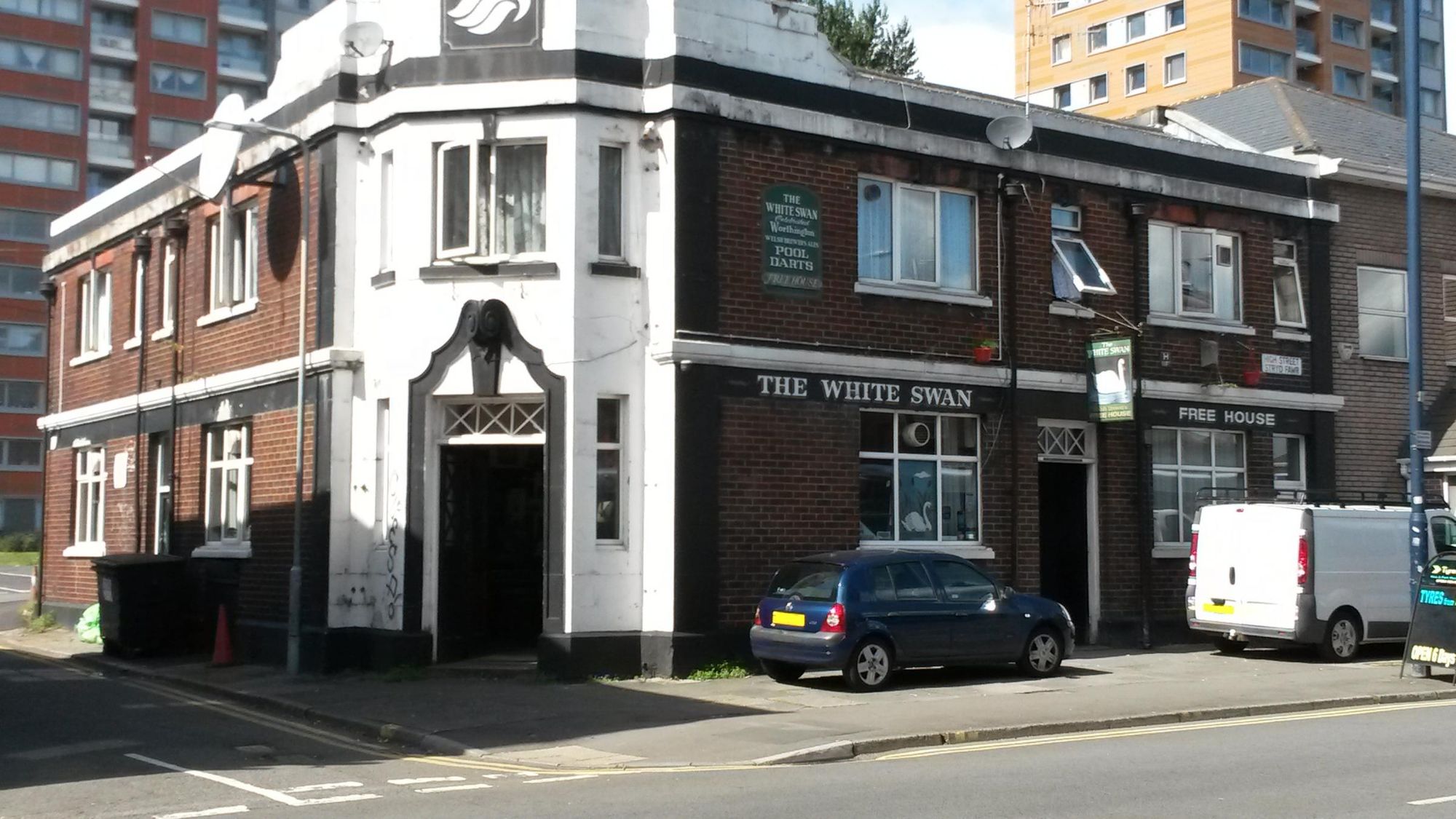 White Swan, Swansea. (Pub, External). Published on 09-09-2017