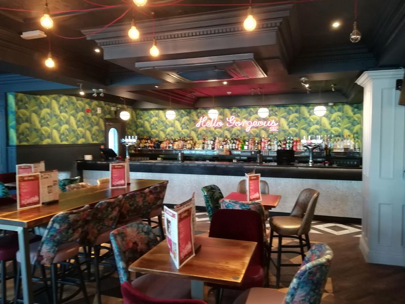 Slug & Lettuce,Swansea, upstairs bar. (Bar). Published on 26-09-2018