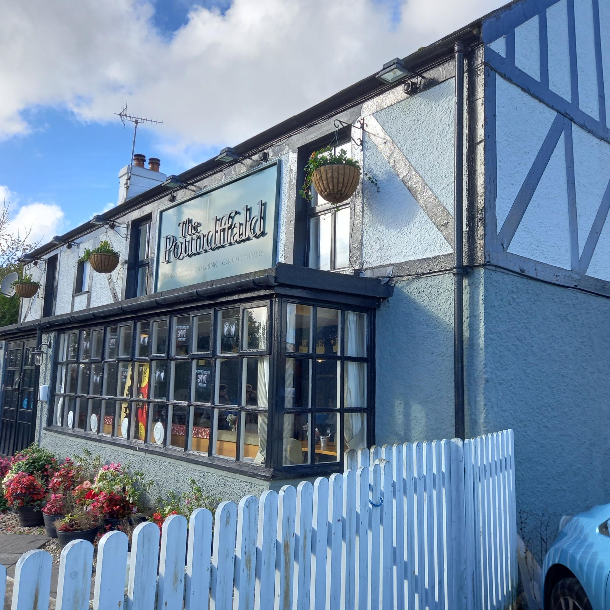 Poundffald, Three Crosses. (Pub, External, Key). Published on 23-10-2022