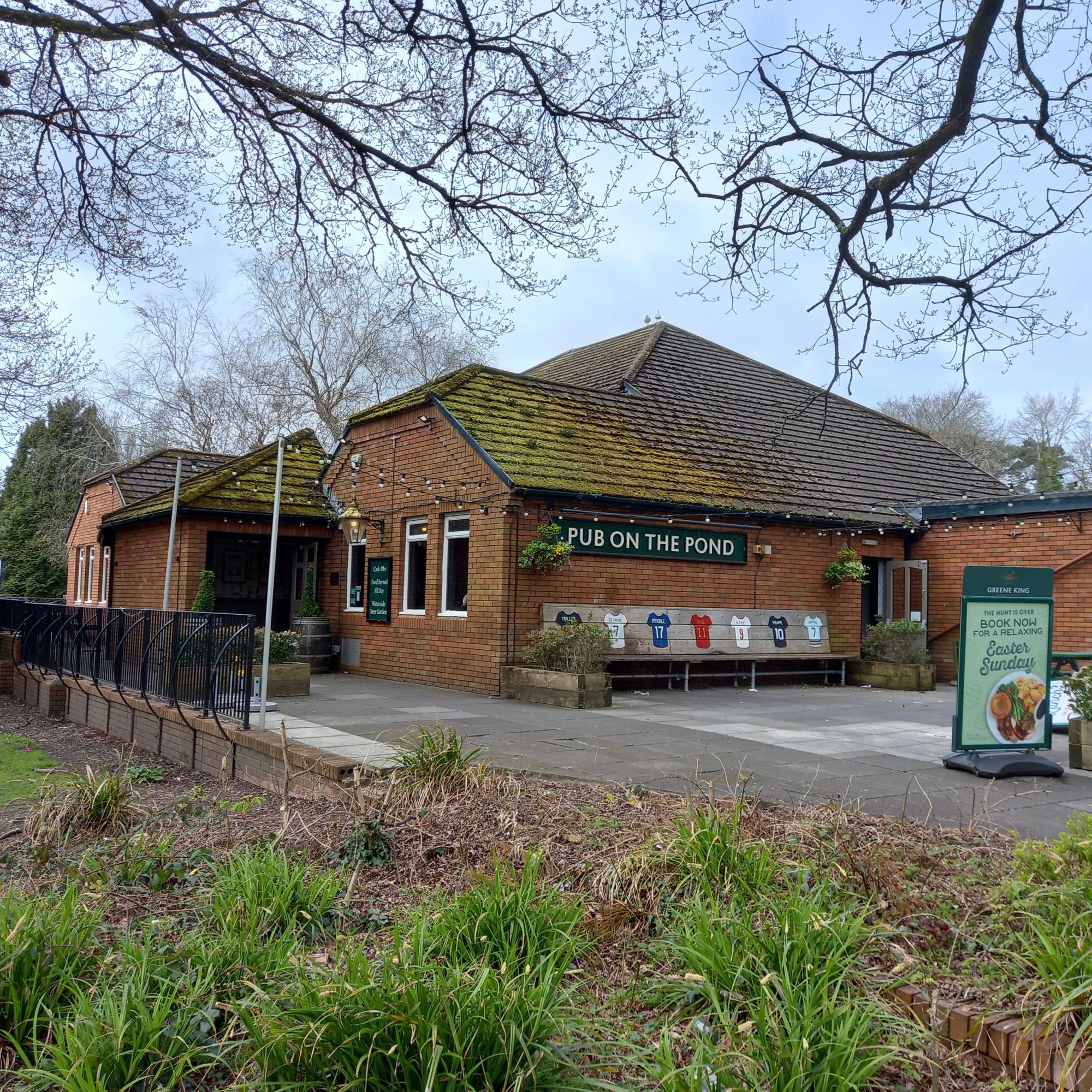 Pub on the Pond. (Pub, External, Sign, Key). Published on 05-04-2022