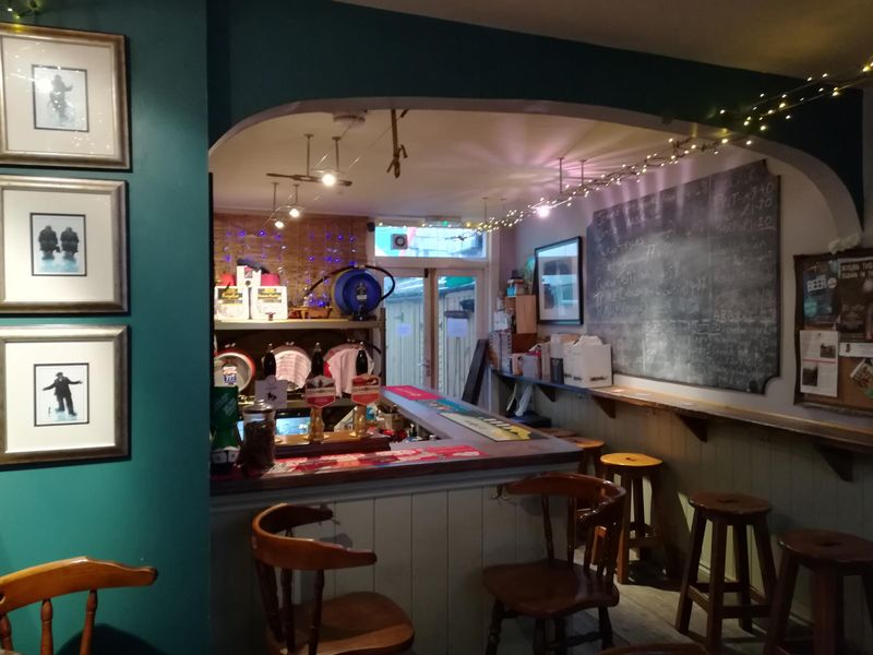 Mumbles Ale House Bar. (Pub, Bar). Published on 24-01-2018