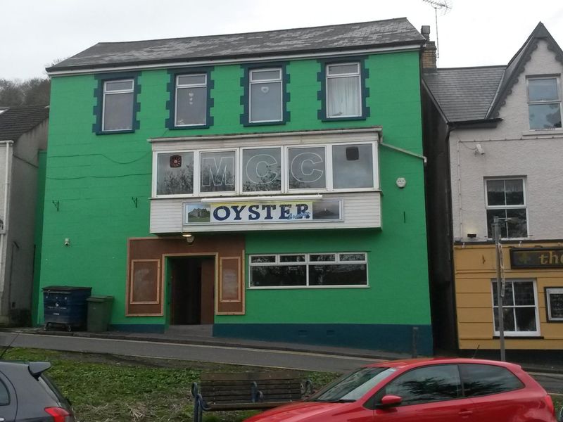 Oyster Lounge, Mumbles. (Pub, External). Published on 31-03-2017