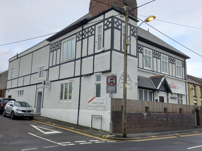 Gowerton Con Club. (Pub, External, Key). Published on 06-11-2022