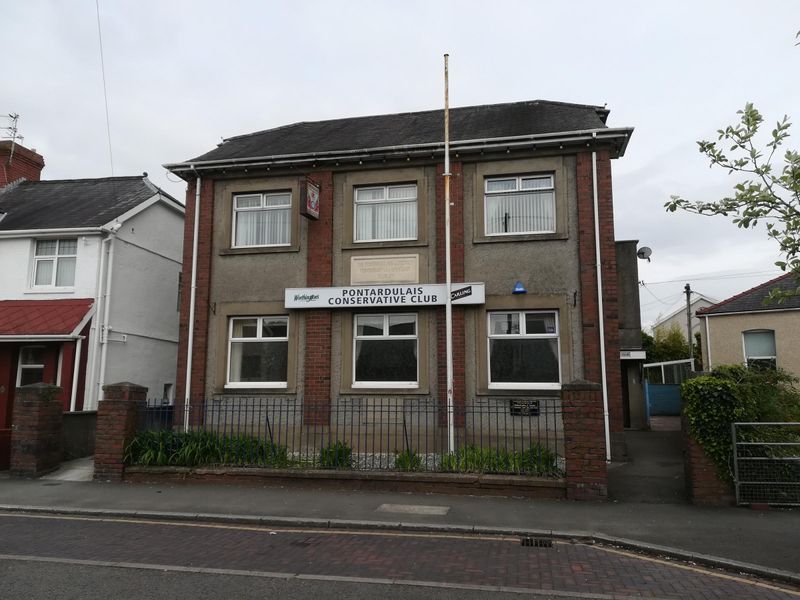 Pontardulais & District Conservative Club. (External, Bar, Key). Published on 17-05-2018