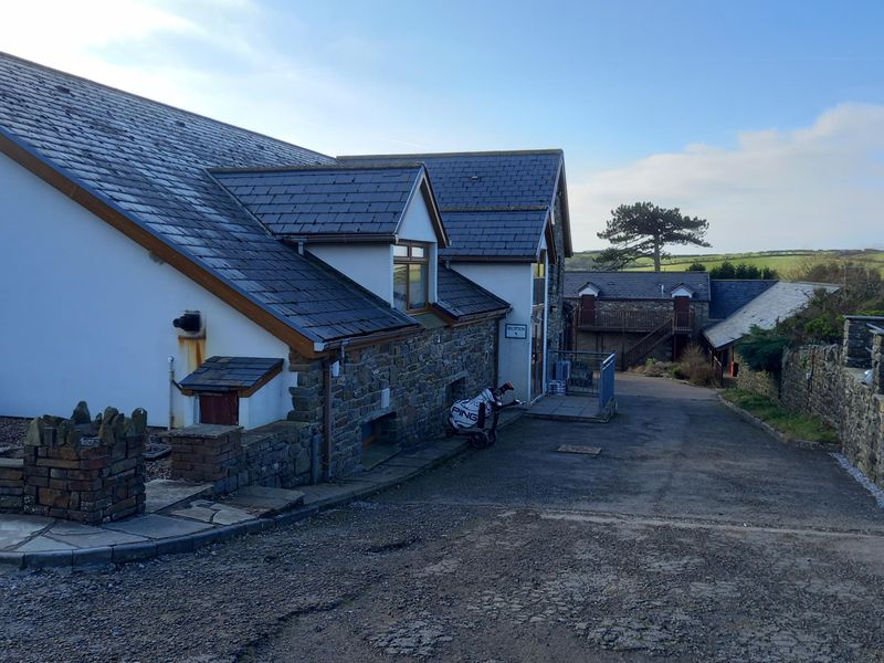 Gower Golf Club, Three Crosses. (External, Bar). Published on 12-02-2023