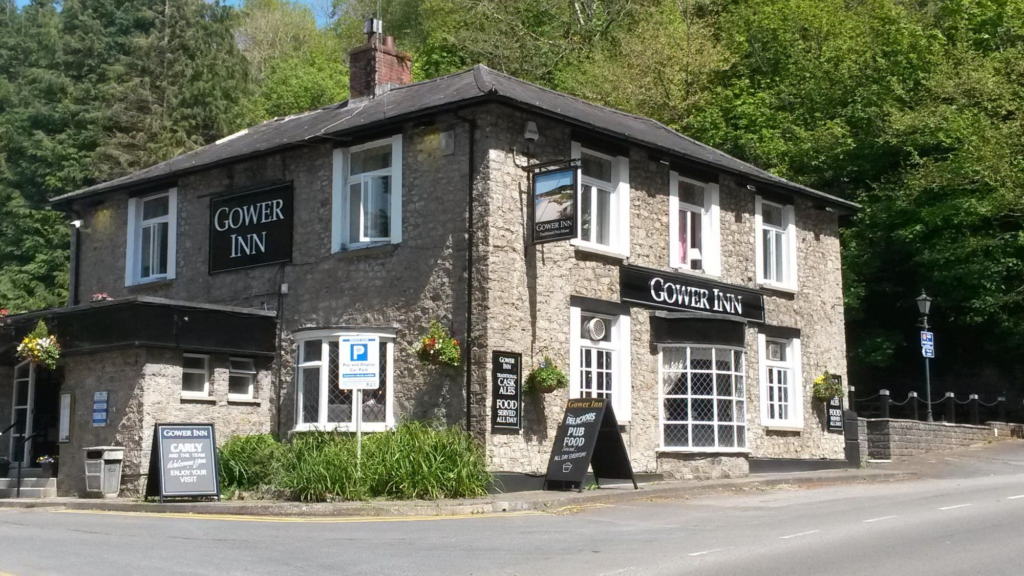 (Pub, External, Sign). Published on 10-05-2017
