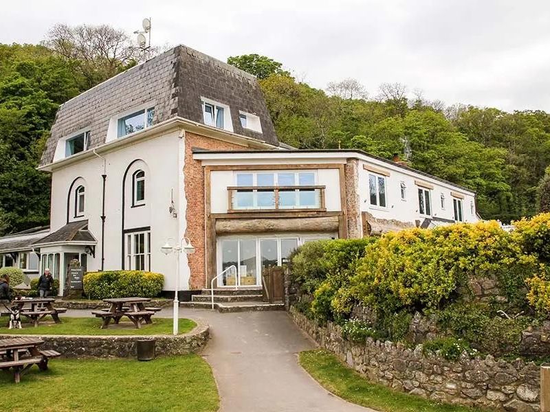(External, Bar, Restaurant, Garden, Key). Published on 26-03-2025