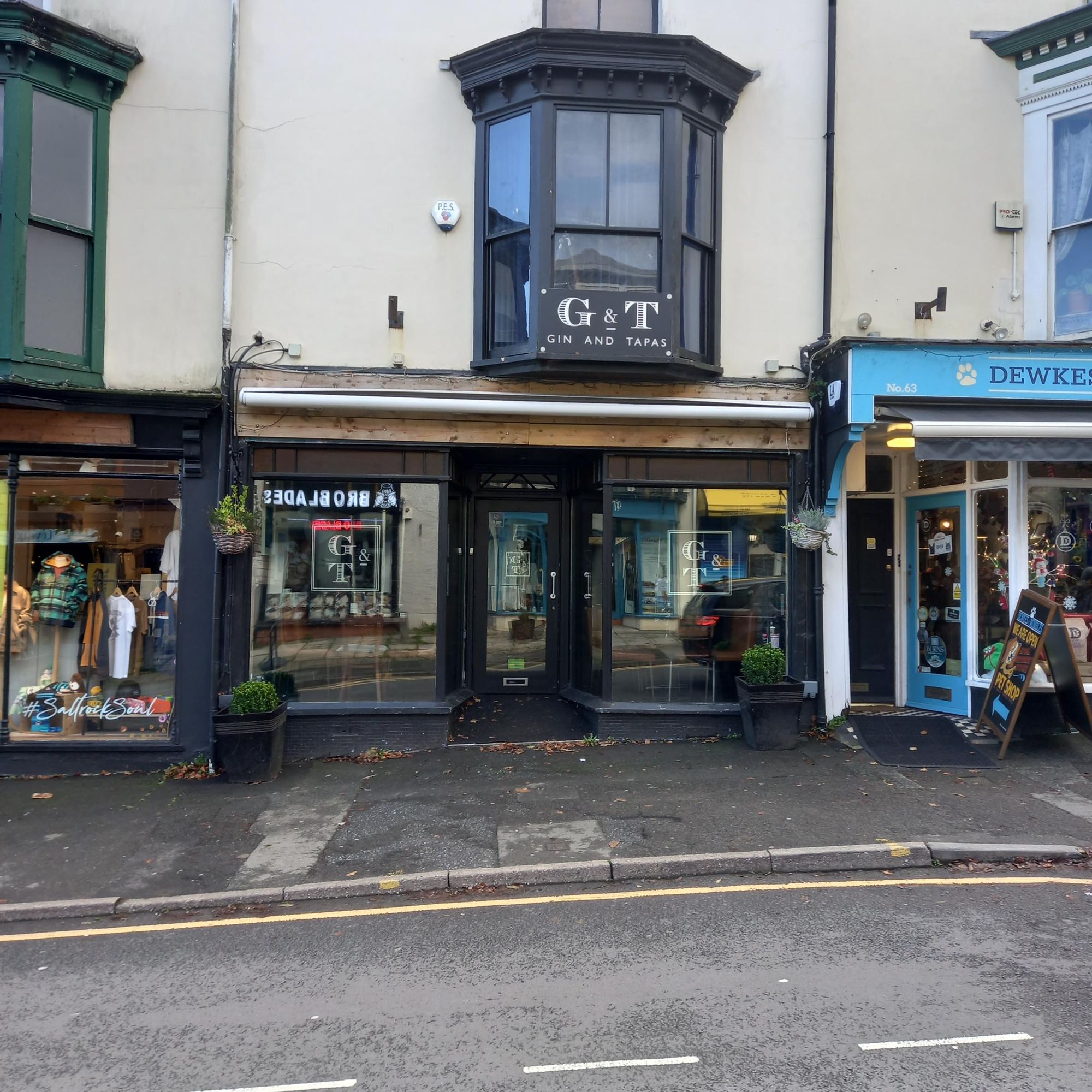 Gin and Tapas, Mumbles. (Pub, External, Key). Published on 15-11-2022