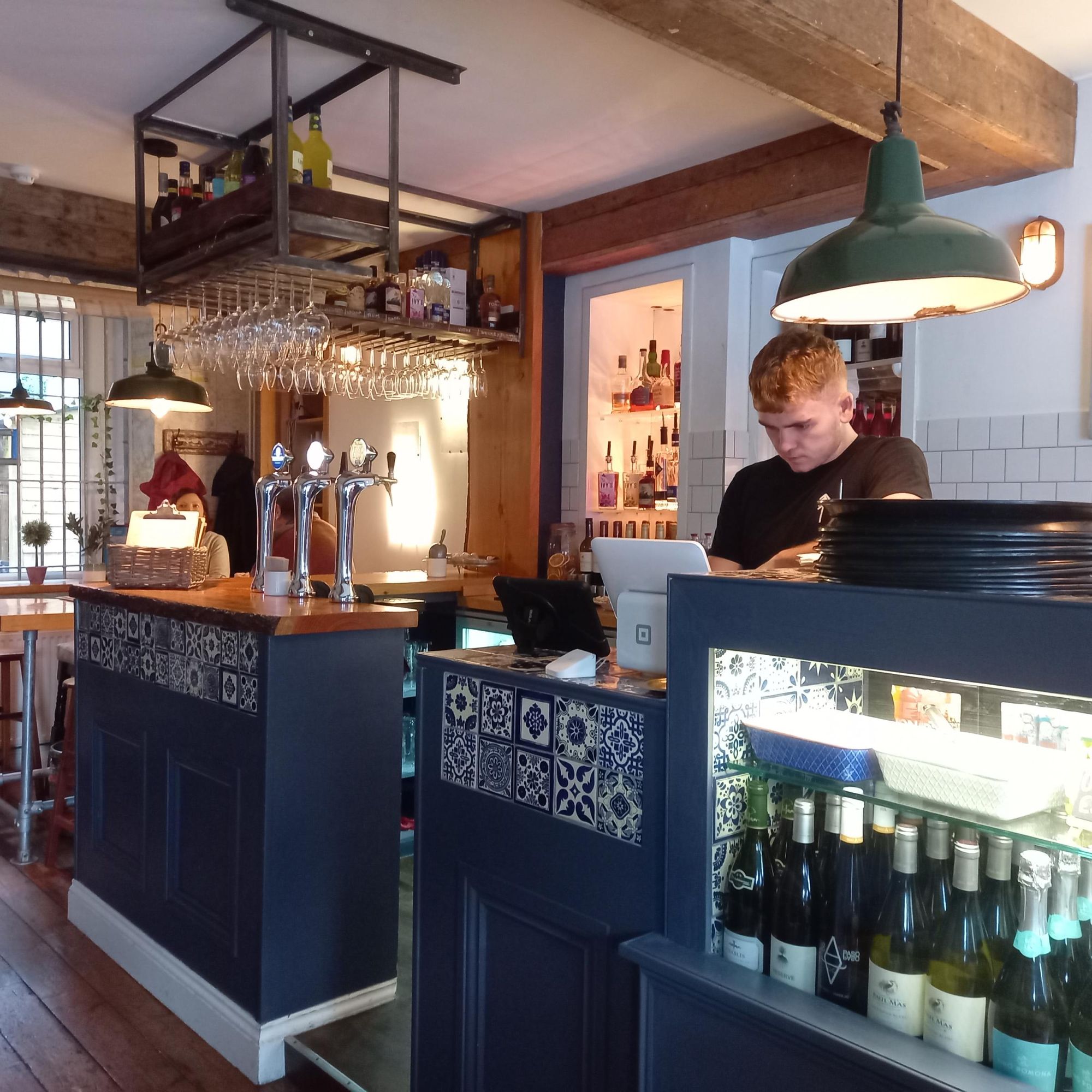 Nomad, Gowerton - Bar. (Bar). Published on 07-11-2022
