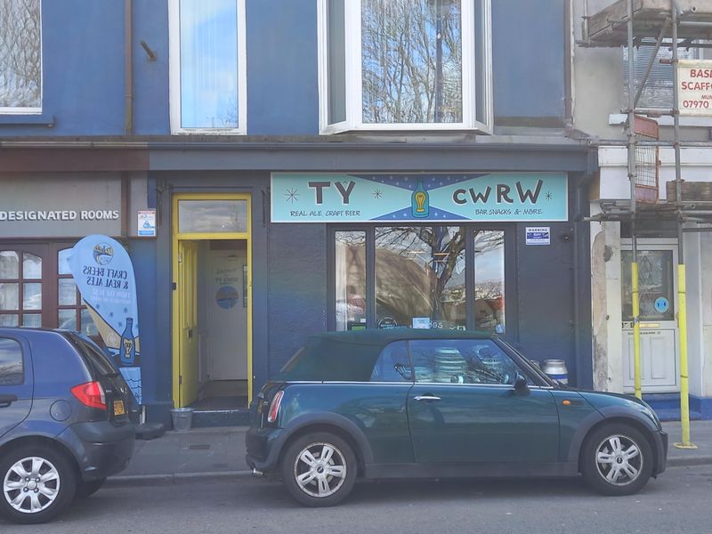 Ty Cwrw, Mumbles. (Pub, External, Sign, Key). Published on 09-04-2022