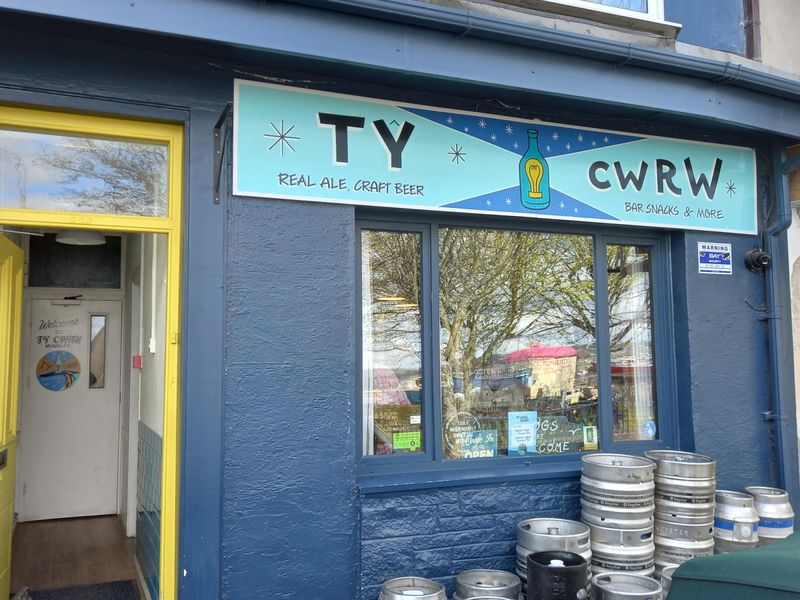 Ty Cwrw, Mumbles. (Pub, External). Published on 09-04-2022