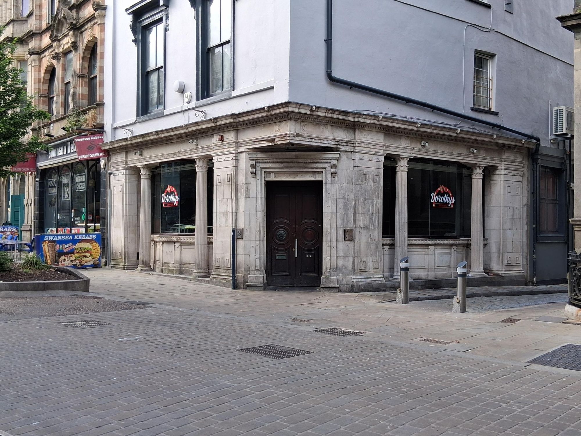 Dorothy's Show Bar, Swansea. (External, Bar, Key). Published on 10-05-2026