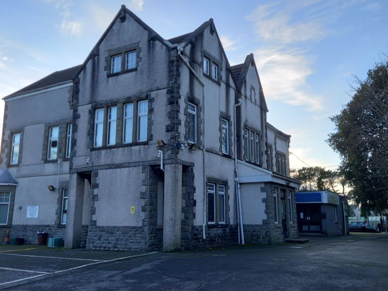 New Lodge Gorseinon Independent Social Club. (External, Key). Published on 03-01-2023