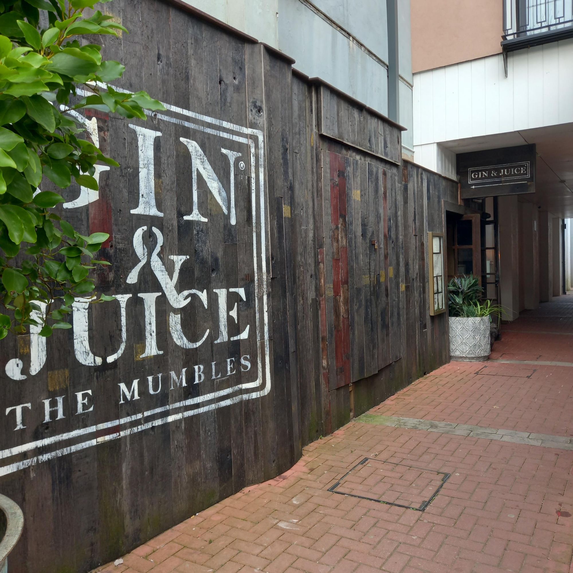Gin and Juice, Mumbles. (External, Bar, Restaurant, Key). Published on 07-11-2024
