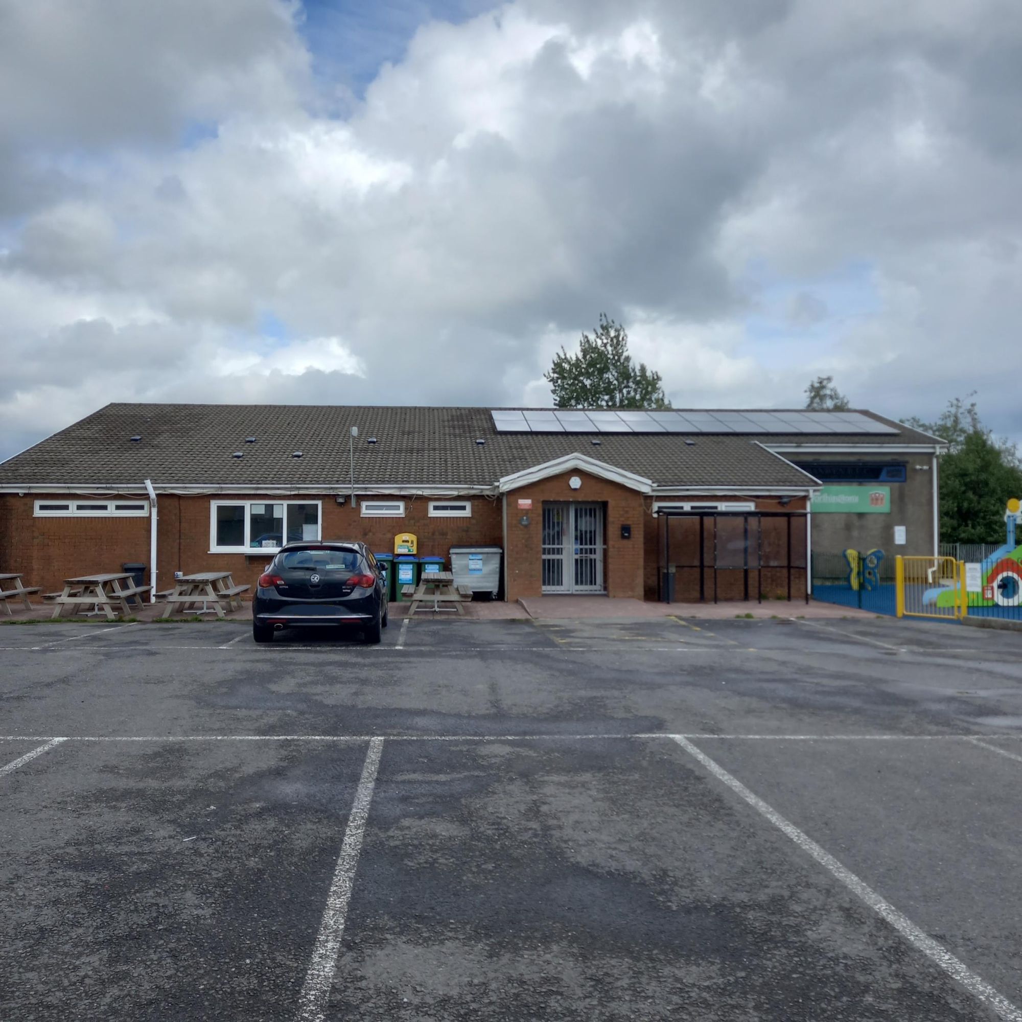 Banwen RFC, Dyffryn Cellwell. (Pub, External). Published on 17-07-2023