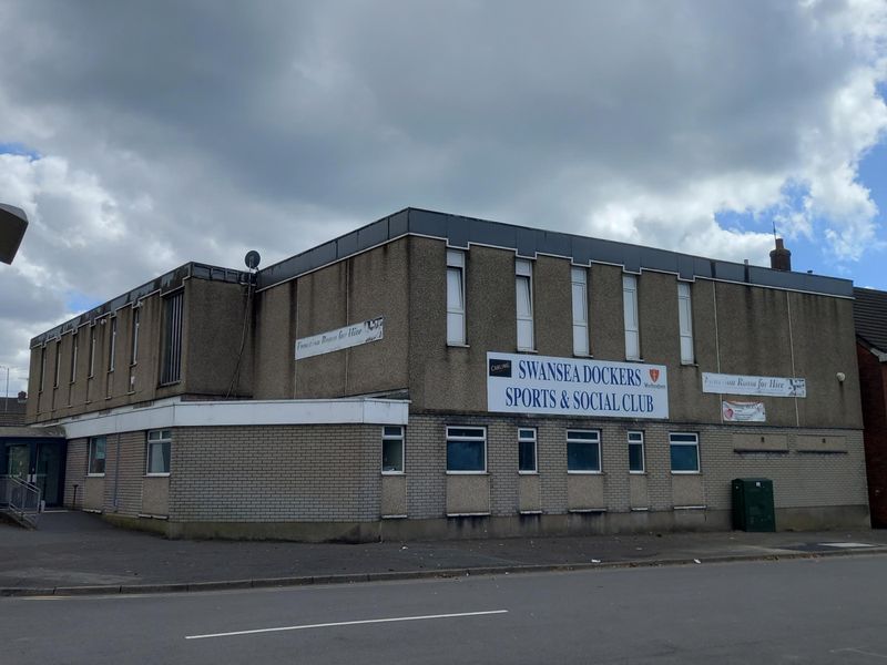 Swansea Dockers Club, St Thomas, Swansea. (External, Bar, Key). Published on 15-05-2024