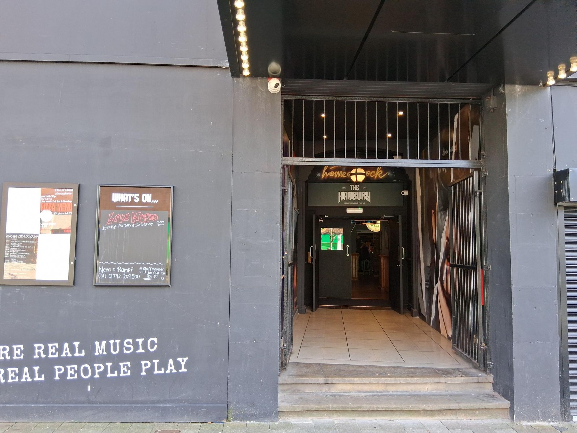 Hanbury, Swansea. (Pub, External). Published on 07-04-2026