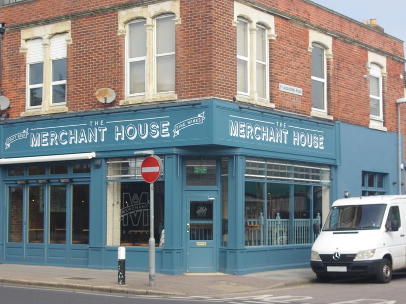 Pub. (Pub). Published on 14-04-2018